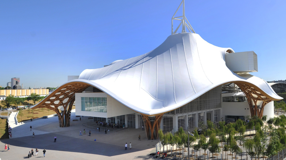 Centre Pompidou-Metz © Shigeru Ban Architects Europe et Jean de Gastines Architectes, avec Philip Gumuchdjian pour la conception du projet lauréat du concours / Metz Métropole / Centre Pompidou-Metz / Photo Philippe Gisselbrecht Centre Pompidou-Metz © Shigeru Ban Architects Europe et Jean de Gastines Architectes, avec Philip Gumuchdjian pour la conception du projet lauréat du concours / Metz Métropole / Centre Pompidou-Metz / Photo Philippe Gisselbrecht