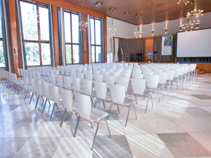 VHS Zentrum Schloss Tagungssaal