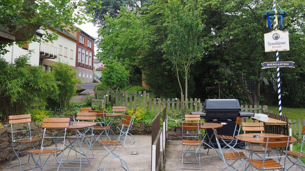 Die historische Krughütter Gaststätte "Dorfkrug" Die historische Krughütter Gaststätte "Dorfkrug"