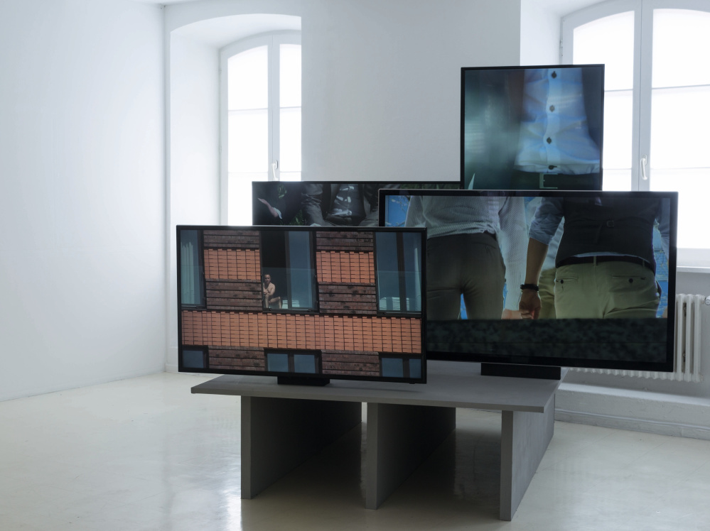 Julika Rudelius, Installationsansicht, Stadtgalerie Saarbrücken, Foto: Anton Minayev Julika Rudelius, Installationsansicht, Stadtgalerie Saarbrücken, Foto: Anton Minayev