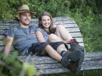 Entspannungspause Paar auf einer Bank