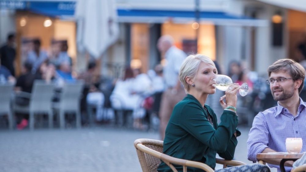 Savoir-vivre auf saarländische Art. Gemuetliches-Zusammensitzen in Saarbrücken