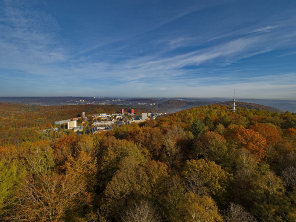 Schwarzenbergturm: Herbstlicher Blick auf Universität und Fernmeldeturm Schwarzenbergturm: Herbstlicher Blick auf Universität und Fernmeldeturm