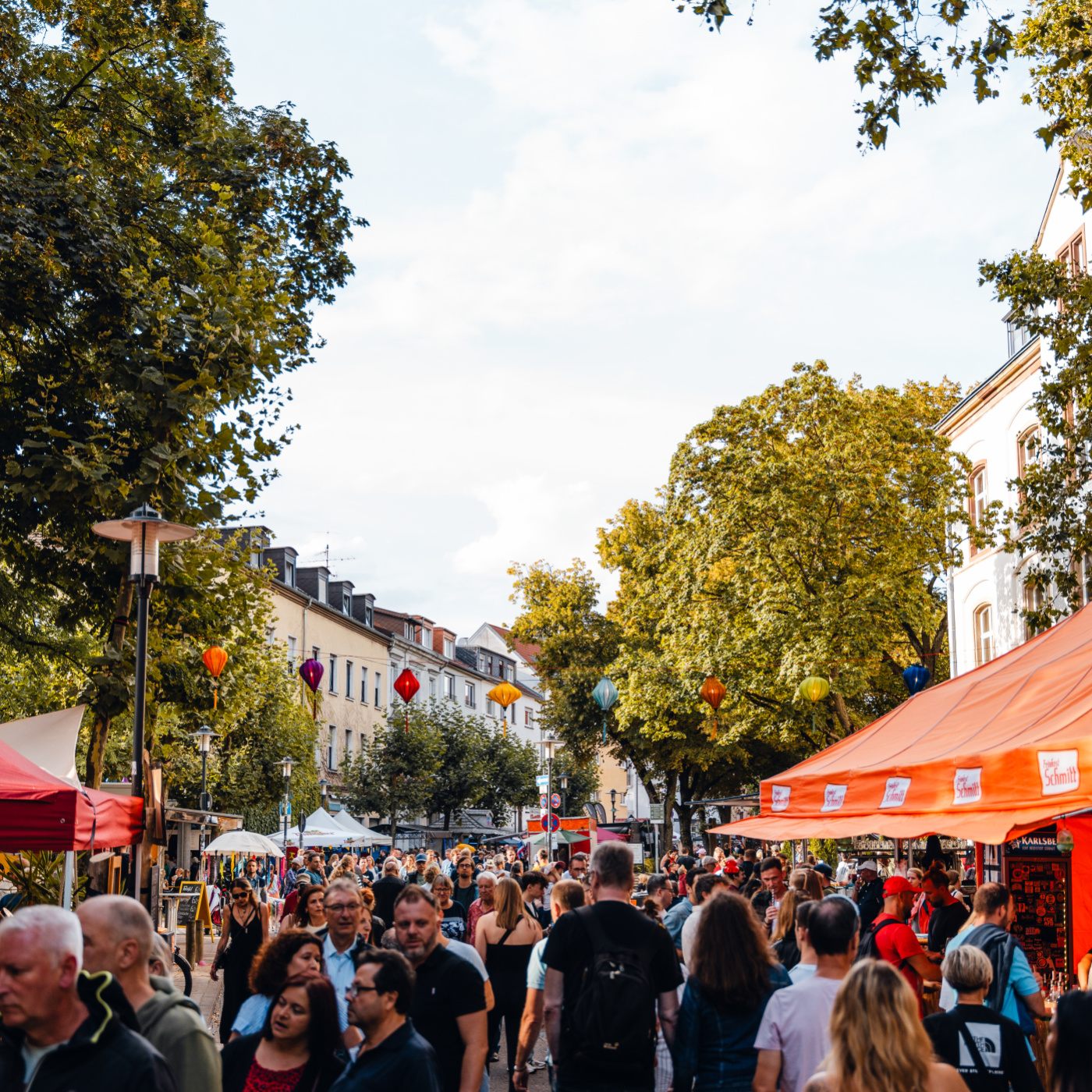 Buntes Treiben auf dem Nauwieser Viertelfest