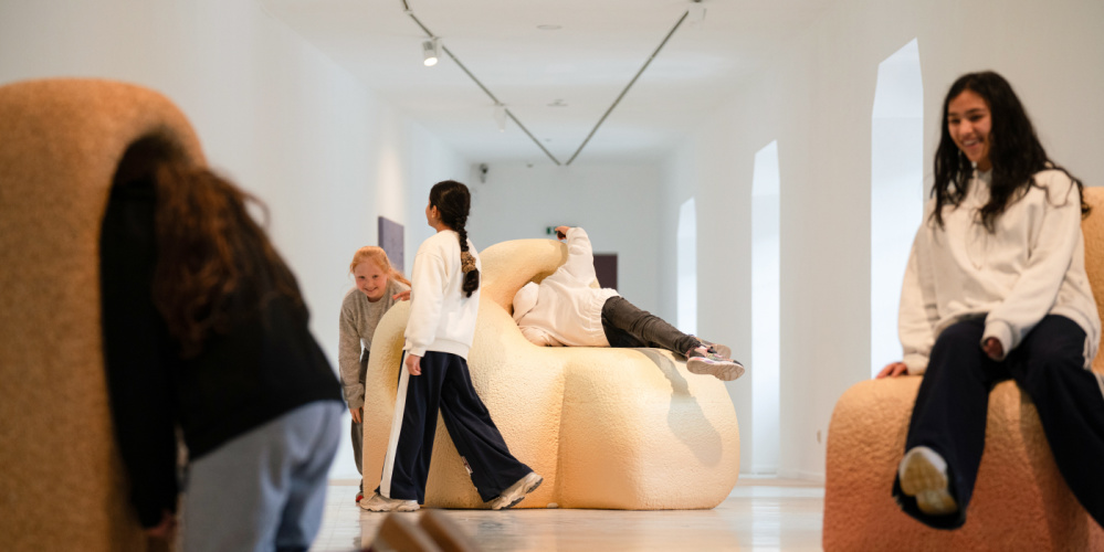 SUMM SUMM SUMM - kuratiert  Kindern und Jugendlichen / Künstler-Duo: BNAG / cRachel Mrosek 