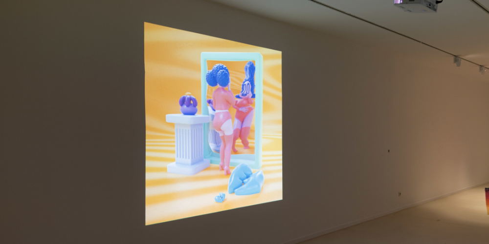 The (Not So) Funhouse von Loulou João Ausstellungsraum der Stadtgalerie, an der Wand ist The (Not So) Funhouse von Loulou João zu sehen. Auf dem Boden PLAYGROUND von Vanessa Husson & Geoffrey Blan