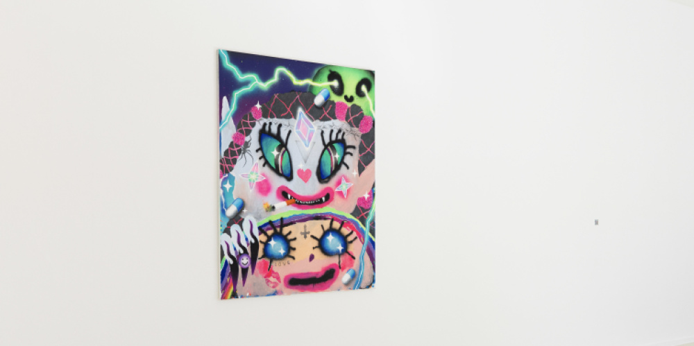 Buntes Bild mit unterschiedlichen Figuren darauf