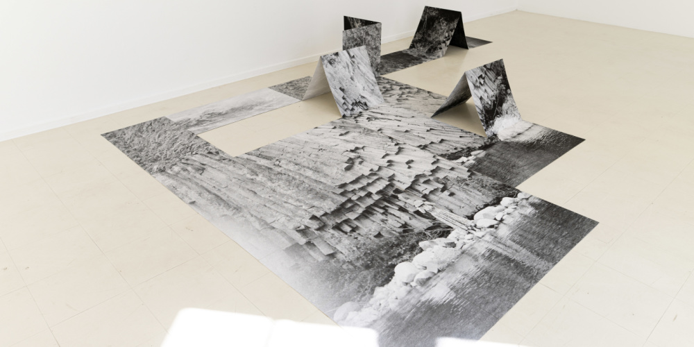  Fugue (ein eingeschnittener und gefalteter Fotoabzug) von Arina Essipowitsch